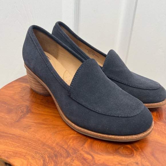 Sofft Women's Navy Loafers - Picture 10 of 10